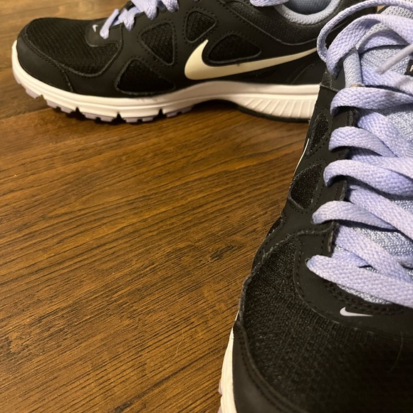 7 Nike Sneakers - Picture 3 of 6